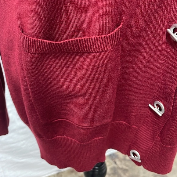 Joan Vass New York red cardigan in wine with toggle clasp closure, size X-Large - Picture 5 of 8